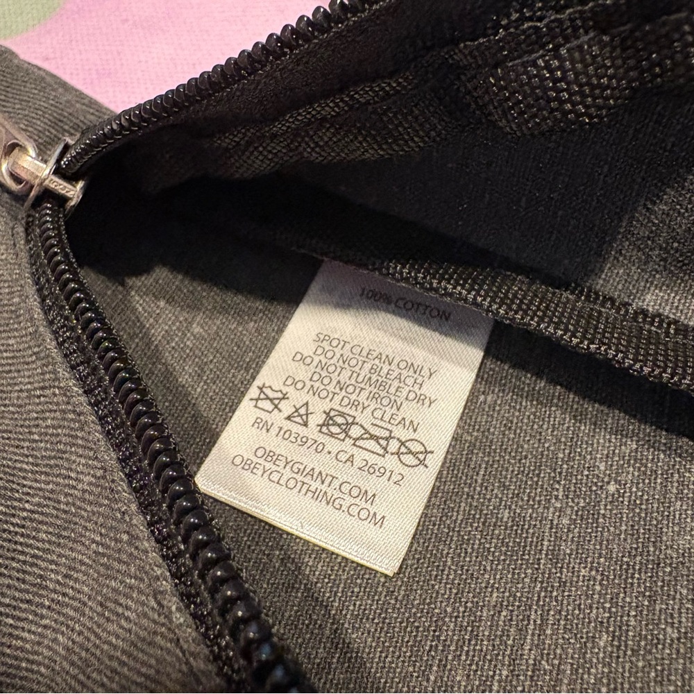 NEW * Obey Black & Gray Fanny Pack Belt Waist Bag NWT Shepard Fairey Andre Giant - Picture 7 of 8
